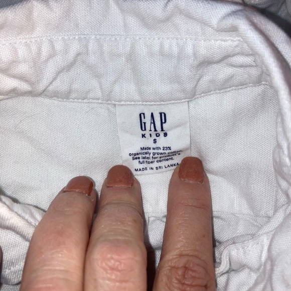 3 Gap Boys Long Sleeve White Uniform Button Down Shirts Sz. S - Picture 2 of 5